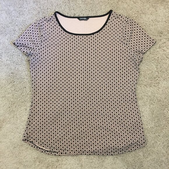 Soft Pink Mermaidcore Scale Print Tee - Picture 11 of 16